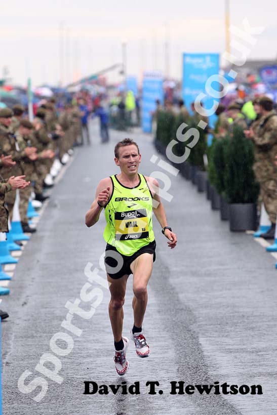 Ryan Vail (USA) finishing the 2012 BUPA GNR.